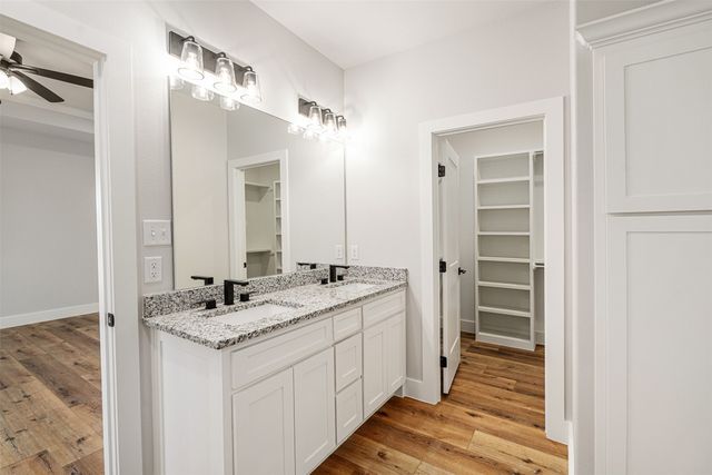 502 Limestone Circle, Mabank, TX 75147