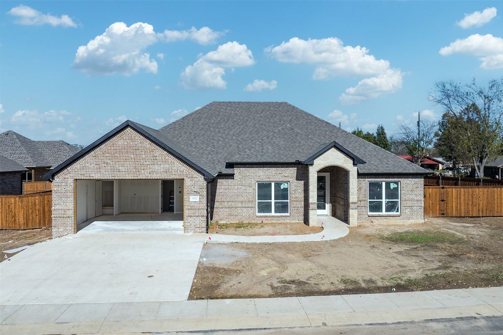 502 Limestone Circle, Mabank, TX 75147