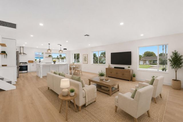 3905 Flag Drive, Palm Beach Gardens, FL 33410