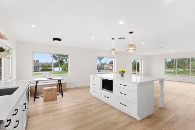 3905 Flag Drive, Palm Beach Gardens, FL 33410
