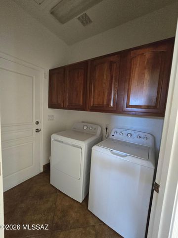 9035 E Calle Kuehn, Tucson, AZ 85715