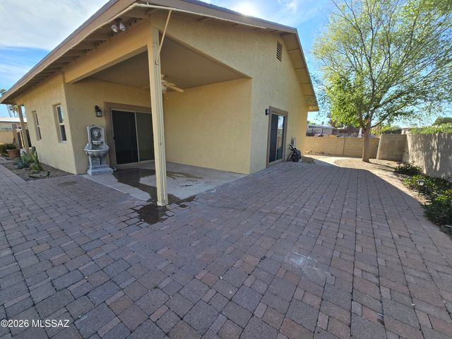 9035 E Calle Kuehn, Tucson, AZ 85715