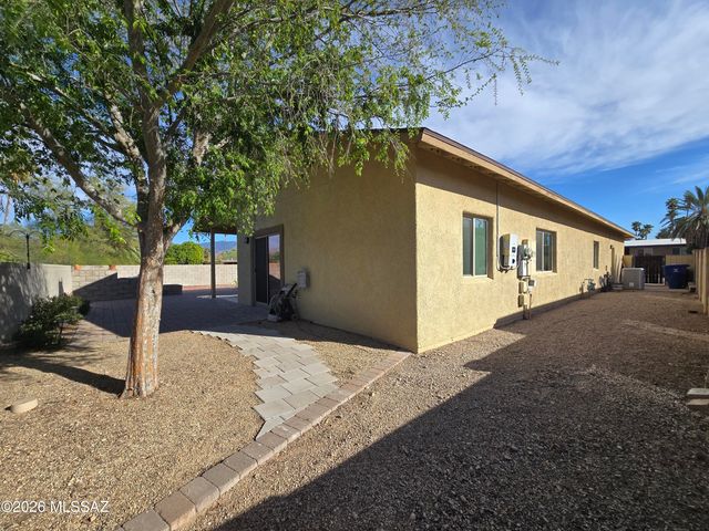 9035 E Calle Kuehn, Tucson, AZ 85715