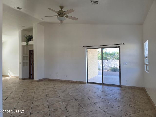 9035 E Calle Kuehn, Tucson, AZ 85715