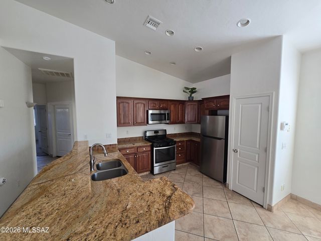 9035 E Calle Kuehn, Tucson, AZ 85715