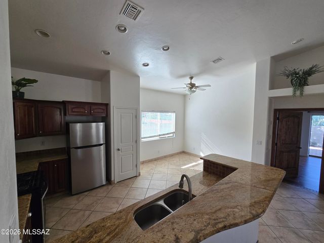 9035 E Calle Kuehn, Tucson, AZ 85715