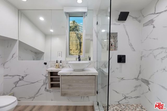1255 Palisades Beach Road, Santa Monica, CA 90401