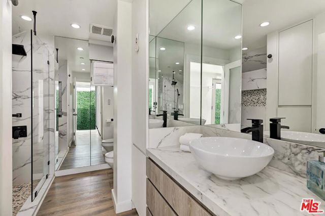 1255 Palisades Beach Road, Santa Monica, CA 90401