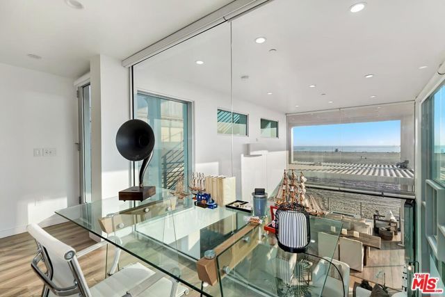 1255 Palisades Beach Road, Santa Monica, CA 90401