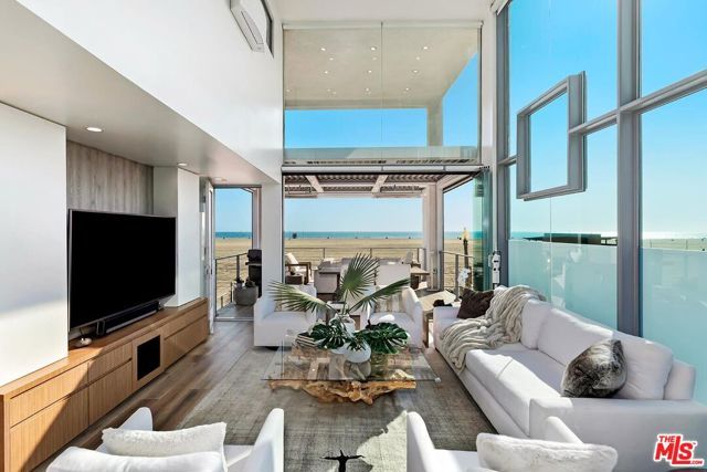 1255 Palisades Beach Road, Santa Monica, CA 90401