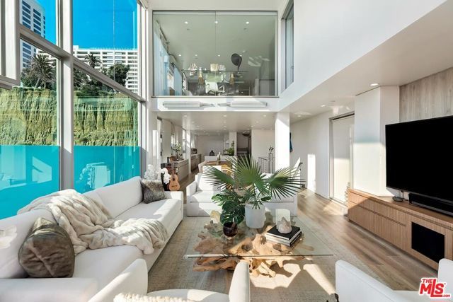 1255 Palisades Beach Road, Santa Monica, CA 90401
