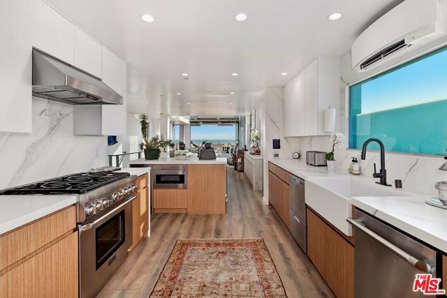 1255 Palisades Beach Road, Santa Monica, CA 90401