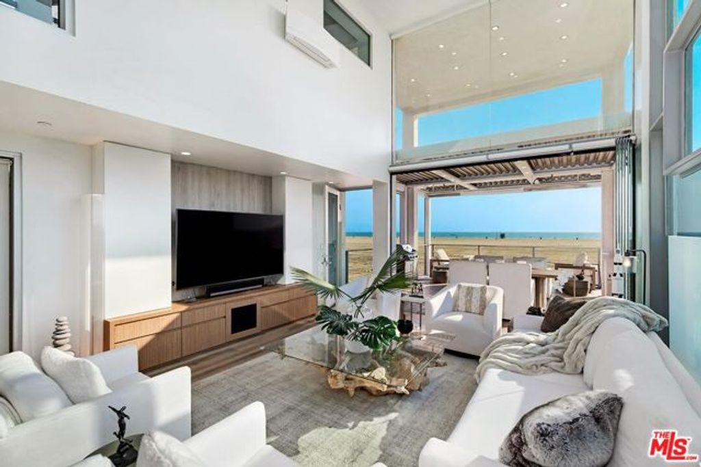 1255 Palisades Beach Road, Santa Monica, CA 90401