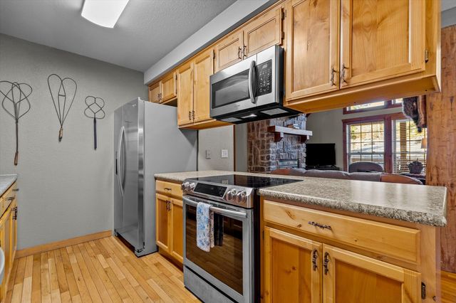 60 Mayberry Circle, Branson West, MO 65737