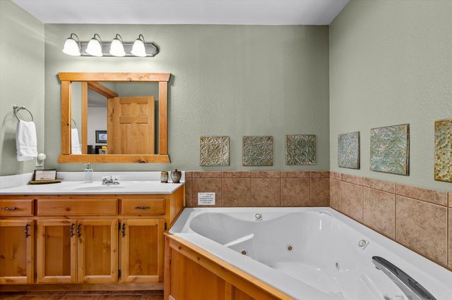 60 Mayberry Circle, Branson West, MO 65737