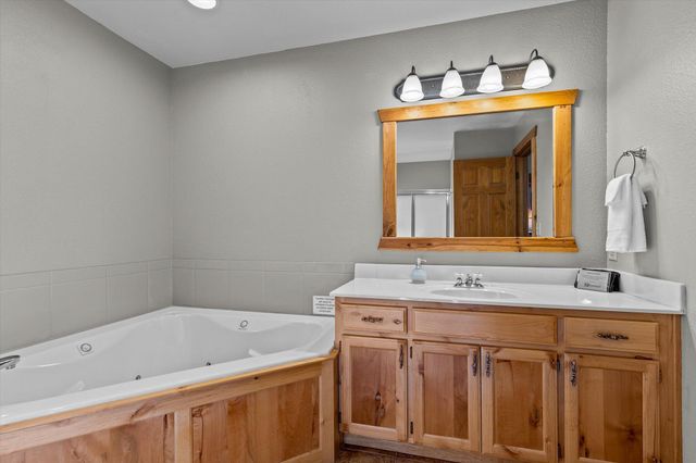 60 Mayberry Circle, Branson West, MO 65737