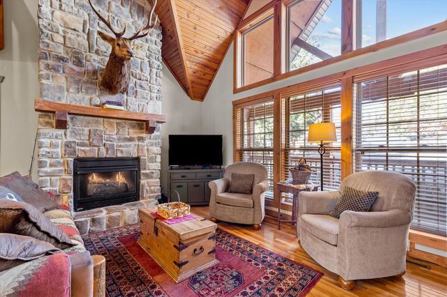 60 Mayberry Circle, Branson West, MO 65737