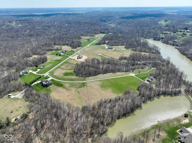 3271 Eagles Point, Martinsville, IN 46151