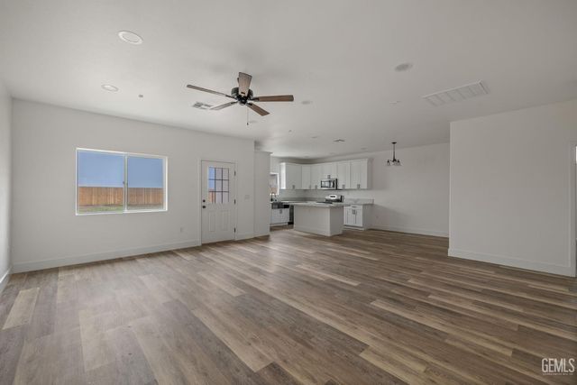 9820 Par Street, Bakersfield, CA 93311