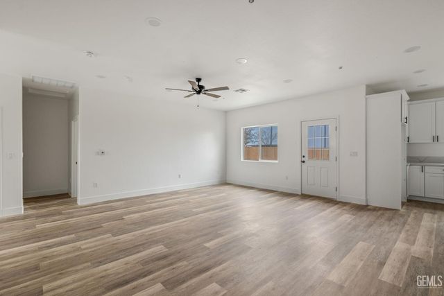 9820 Par Street, Bakersfield, CA 93311