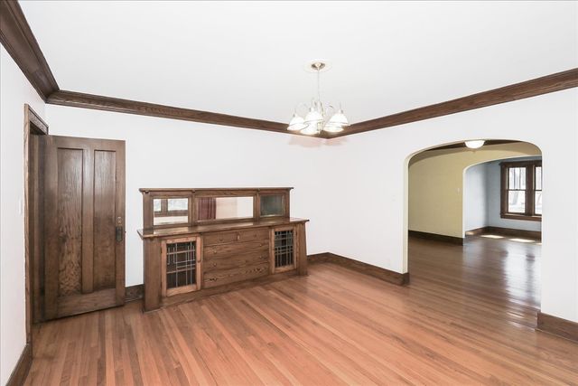 354 Hawthorne Boulevard, Glen Ellyn, IL 60137