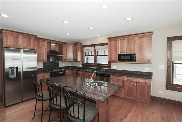 354 Hawthorne Boulevard, Glen Ellyn, IL 60137