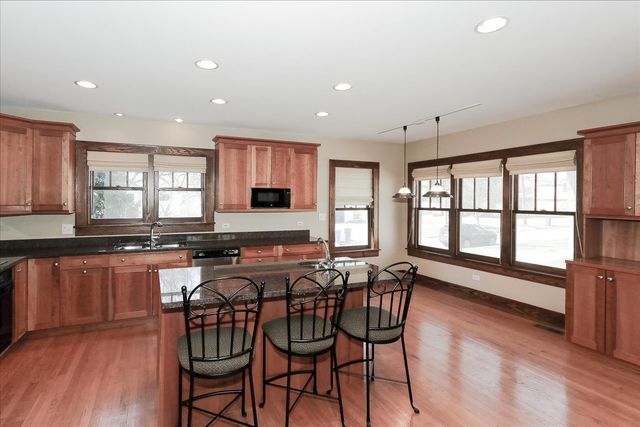 354 Hawthorne Boulevard, Glen Ellyn, IL 60137