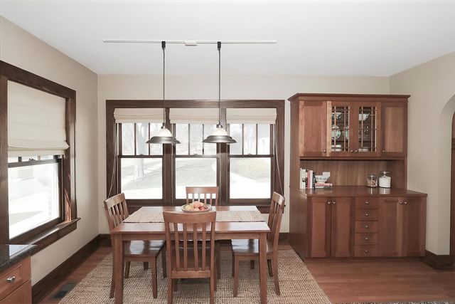 354 Hawthorne Boulevard, Glen Ellyn, IL 60137