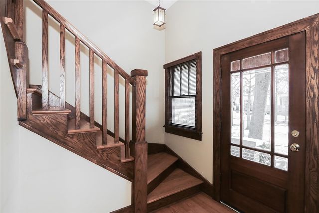 354 Hawthorne Boulevard, Glen Ellyn, IL 60137