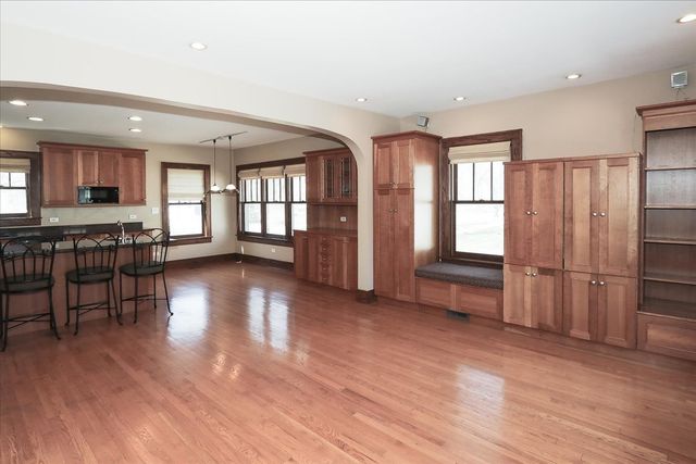 354 Hawthorne Boulevard, Glen Ellyn, IL 60137