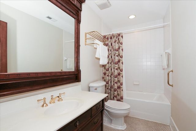 354 Hawthorne Boulevard, Glen Ellyn, IL 60137