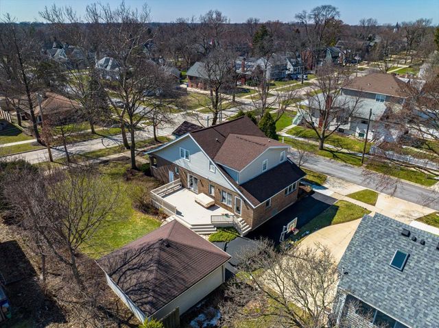 354 Hawthorne Boulevard, Glen Ellyn, IL 60137