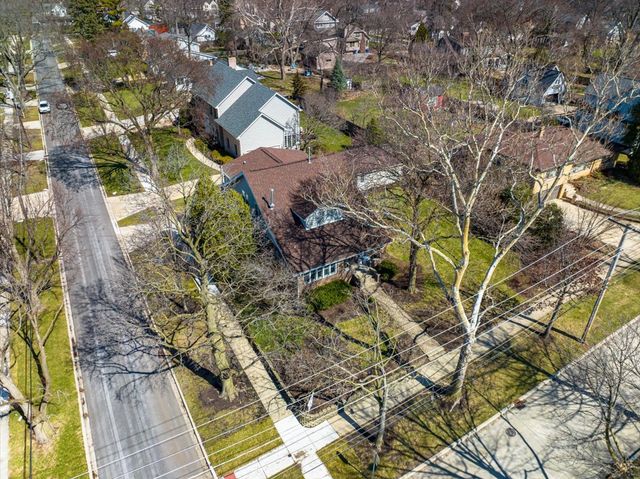 354 Hawthorne Boulevard, Glen Ellyn, IL 60137