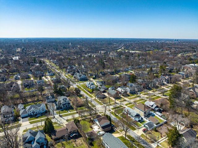 354 Hawthorne Boulevard, Glen Ellyn, IL 60137