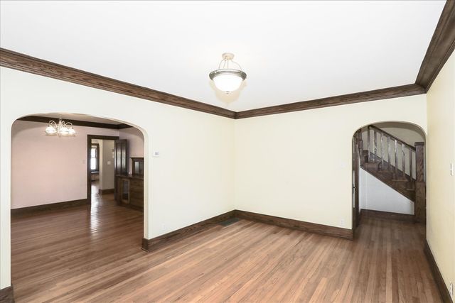 354 Hawthorne Boulevard, Glen Ellyn, IL 60137