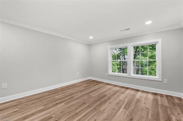 805 W 5th Avenue, Lexington, NC 27292