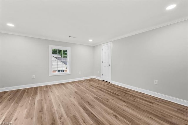 805 W 5th Avenue, Lexington, NC 27292