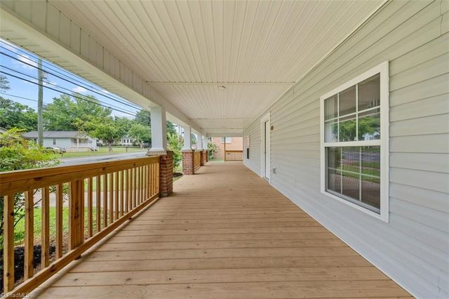 805 W 5th Avenue, Lexington, NC 27292