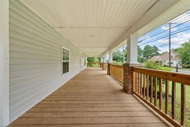 805 W 5th Avenue, Lexington, NC 27292