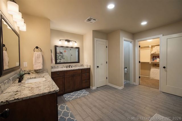 29141 E 21st Place S, Broken Arrow, OK 74014