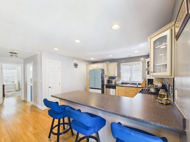 19 Abington Ln., Fall River, MA 02721