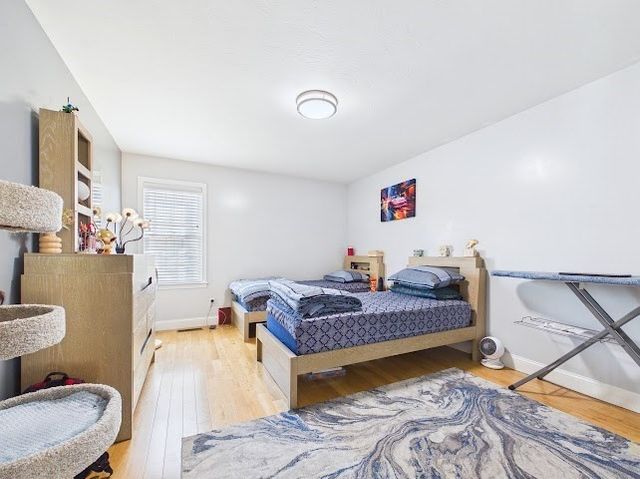 19 Abington Ln., Fall River, MA 02721