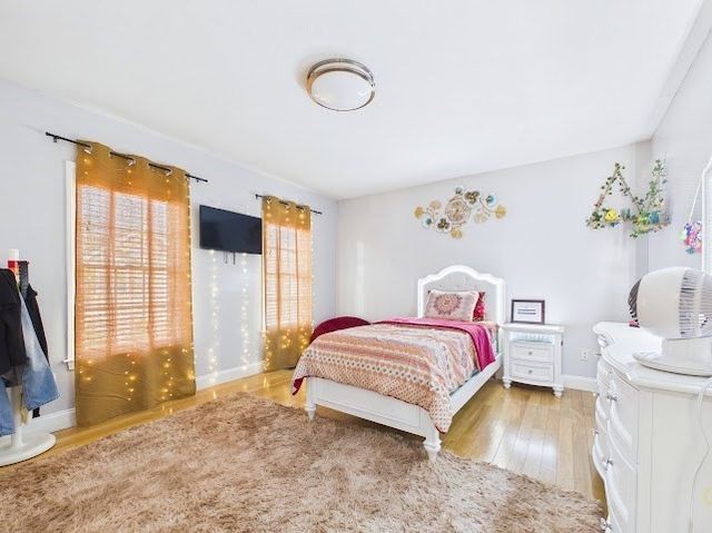 19 Abington Ln., Fall River, MA 02721