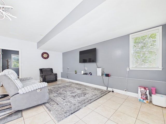 19 Abington Ln., Fall River, MA 02721
