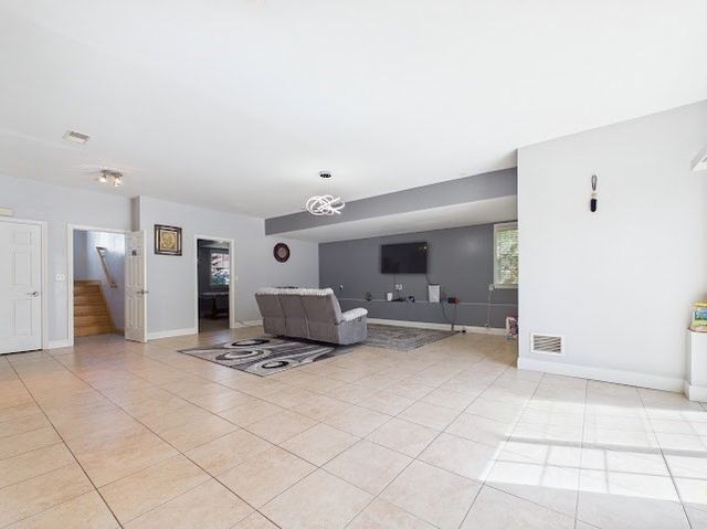 19 Abington Ln., Fall River, MA 02721