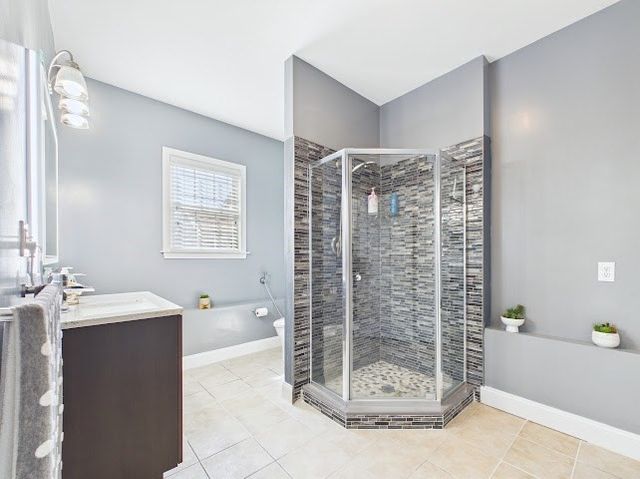 19 Abington Ln., Fall River, MA 02721