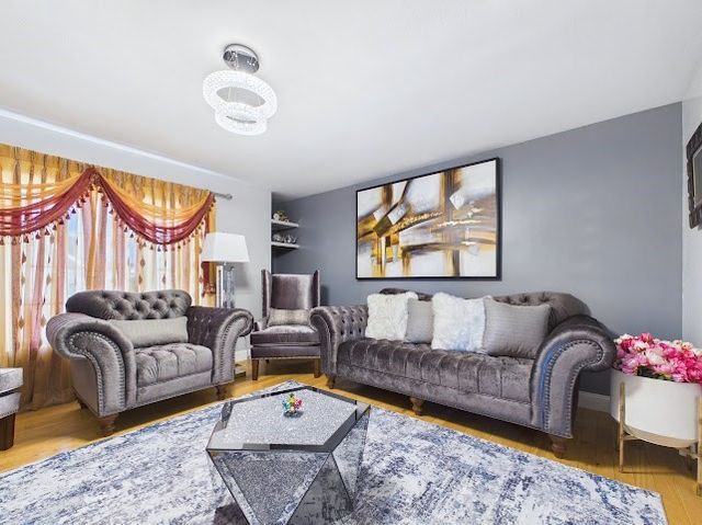 19 Abington Ln., Fall River, MA 02721