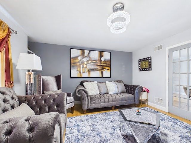 19 Abington Ln., Fall River, MA 02721