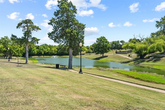 1071 Streamside Drive, Cedar Hill, TX 75104