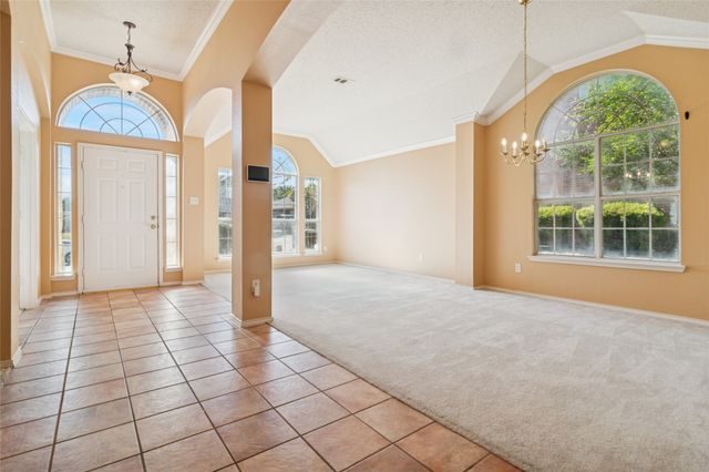 1071 Streamside Drive, Cedar Hill, TX 75104